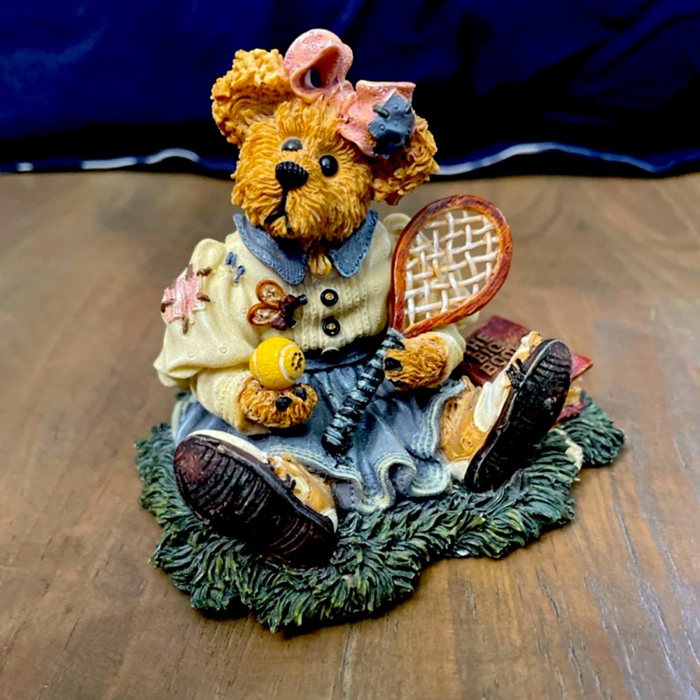 Boyds Bears & Friends #227717 Chrissie. Game, Set, Match 1999 Tennis Figurine